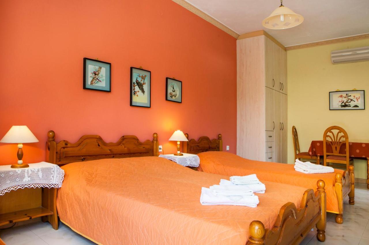 Tzivras Villa & Apartments Lászi Szoba fotó