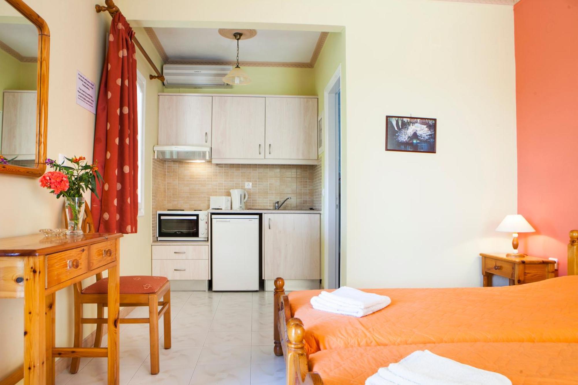 Tzivras Villa & Apartments Lászi Szoba fotó