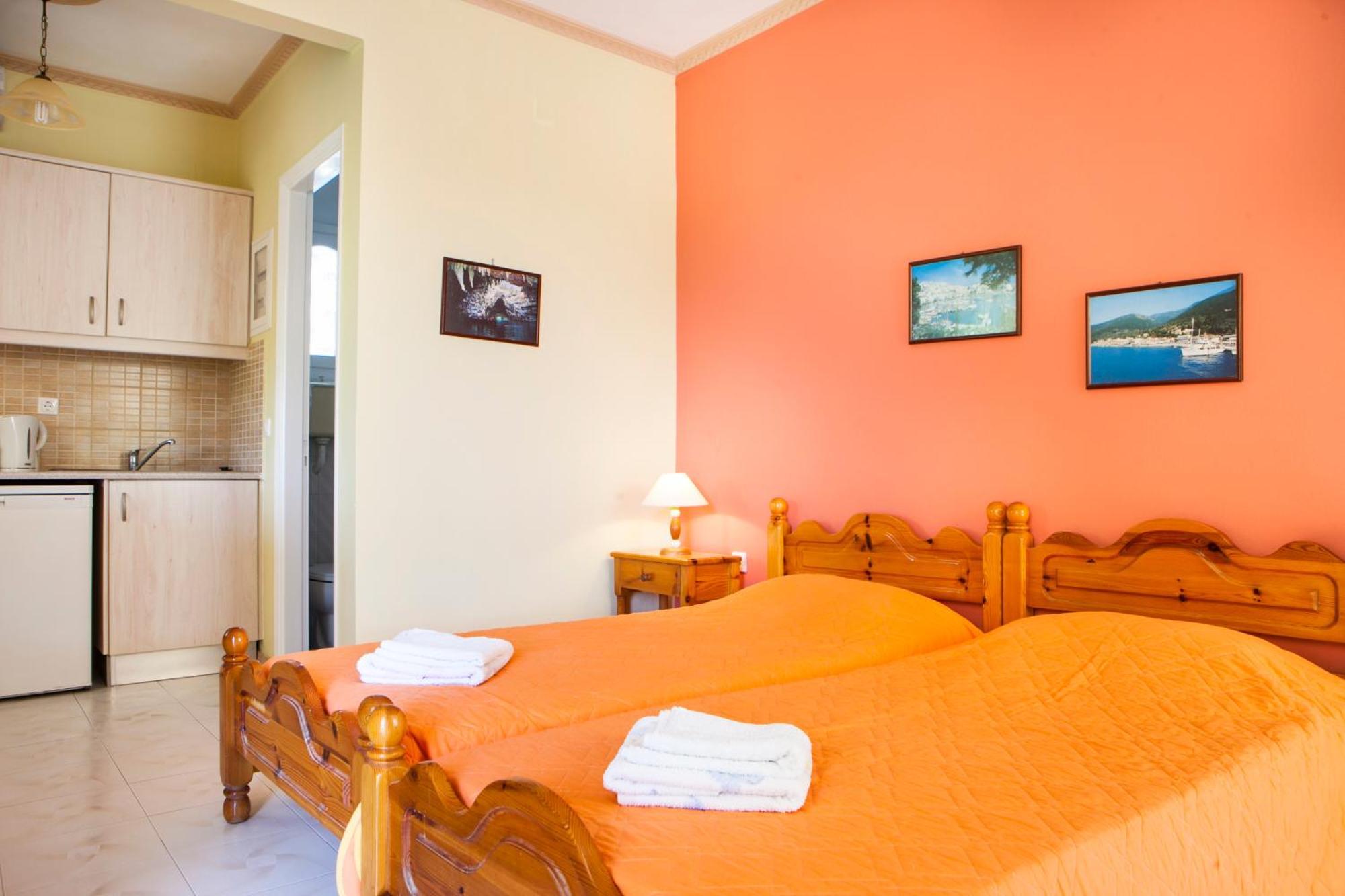 Tzivras Villa & Apartments Lászi Szoba fotó