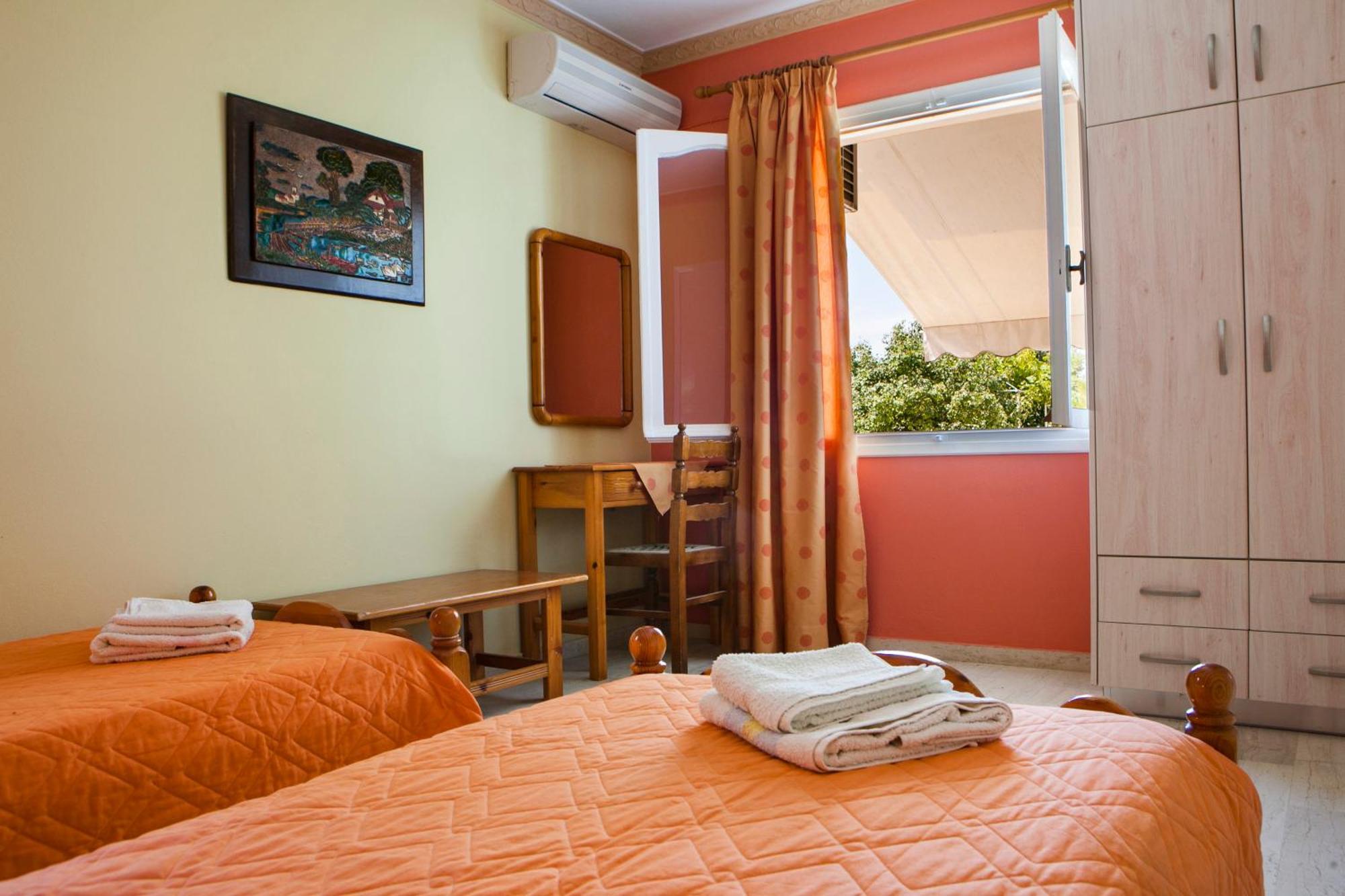 Tzivras Villa & Apartments Lászi Szoba fotó